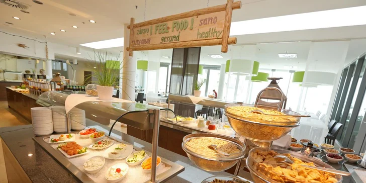 Dovolená u Zadaru pro celou rodinu. 4*+ hotel s dětským zábavním parkem
