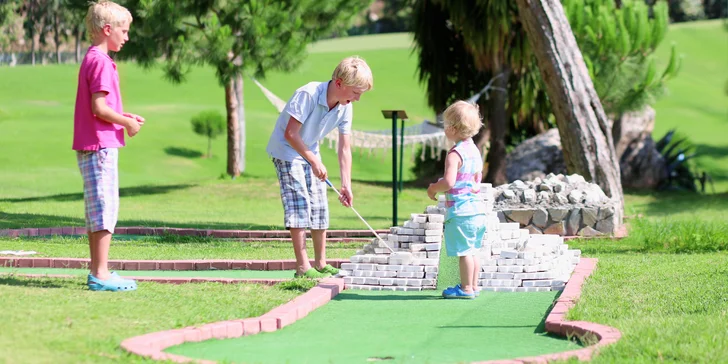 Pobyt pod Ještědem s jídlem a aktivitami pro golfisty i rodiny s dětmi