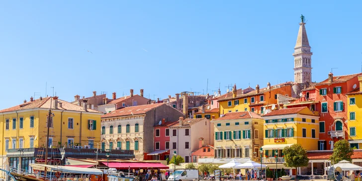 V páru i s rodinou do Chorvatska: apartmány až pro 8 osob, 250 m od pláže