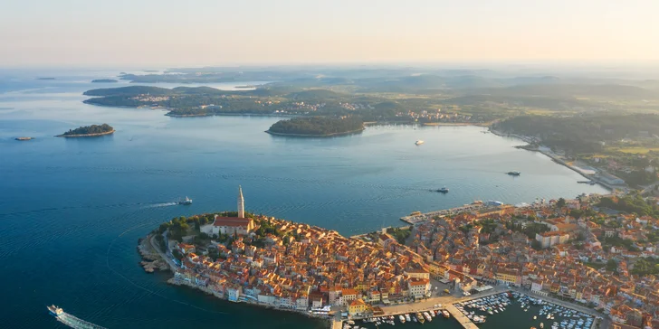 V páru i s rodinou do Chorvatska: apartmány až pro 8 osob, 250 m od pláže