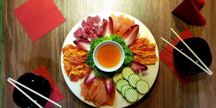Ugrilujte si korejské BBQ: 3 druhy masa, krevety i příloha