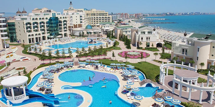 Koupání i rodinná pohoda kousek od Burgasu. 5* plážový resort s all inclusive