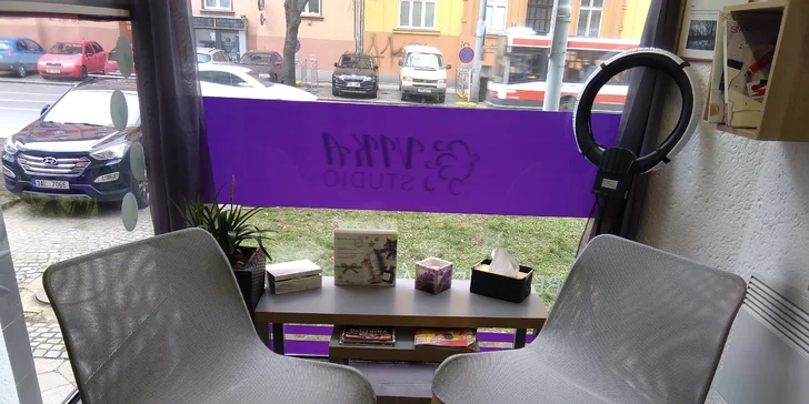 Kadeřnické balíčky pro vaše vlasy: střih i dobarvení odrostů
