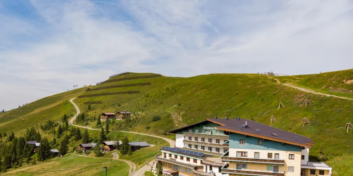 Za pěšími i cyklovýlety do rakouských Alp: hotel s all inclusive a saunou