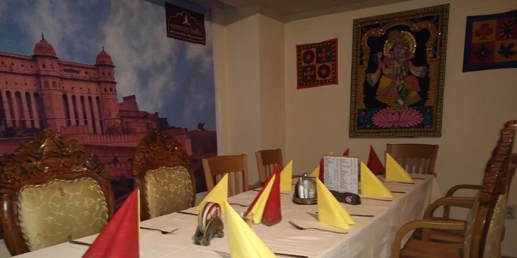 Ochutnejte Indii: degustační menu se 4 specialitami a dezertem pro 1 nebo 2 osoby