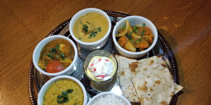 Ochutnejte Indii: degustační menu se 4 specialitami a dezertem pro 1 nebo 2 osoby