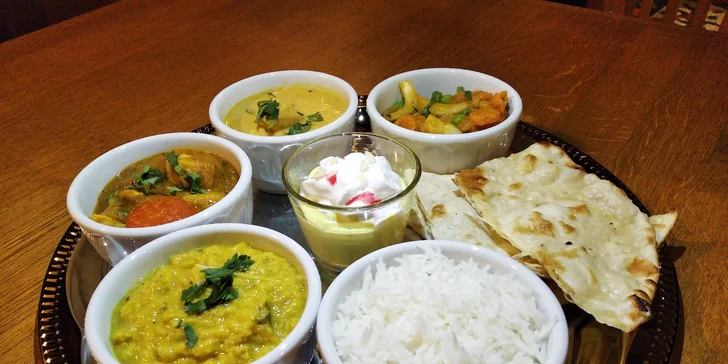Ochutnejte Indii: degustační menu se 4 specialitami a dezertem pro 1 nebo 2 osoby