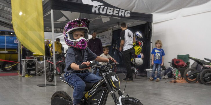 Jízda na elektromotorce pro děti na akci Motosalon Brno