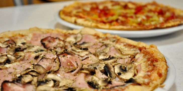 2 klasické pizzy nebo 1 velká: výběr z celého jídelního lístku