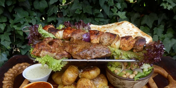 Masová hostina Pangea (800 g) v Pravěku pro 2-4 osoby