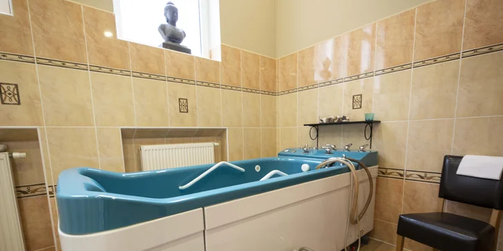 Relax v Mariánských Lázních: polopenze, wellness procedury a bazén