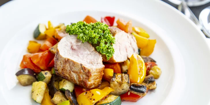 Perfektní rande: 4chodové menu a 50minutový relax ve vířivce pro 2 osoby