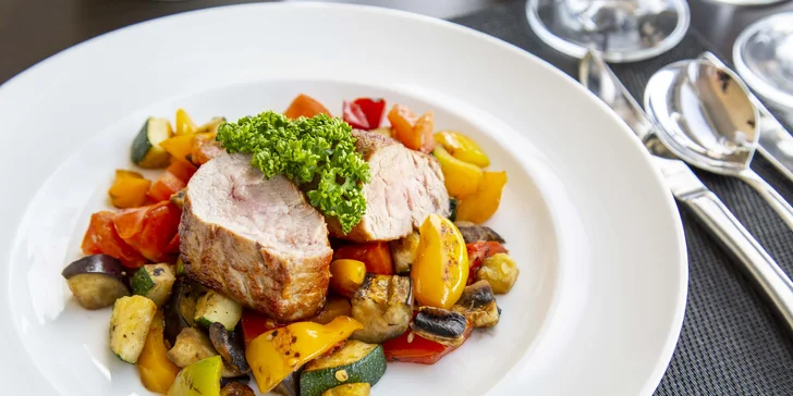 Perfektní rande: 4chodové menu a 50minutový relax ve vířivce pro 2 osoby