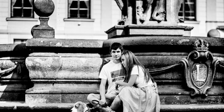Romantické párové focení v pražských ulicích: 30 vytištěných fotek i videoprezentace