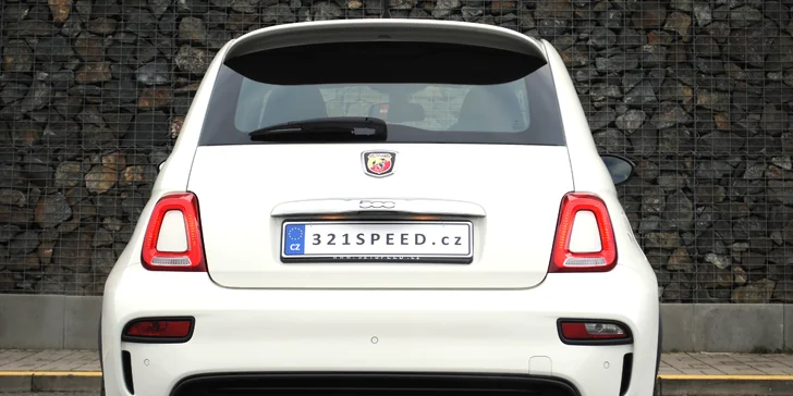 Malé auto s pořádným výkonem: zapůjčení Fiatu 500 Abarth na 1, 7 či 15 dní