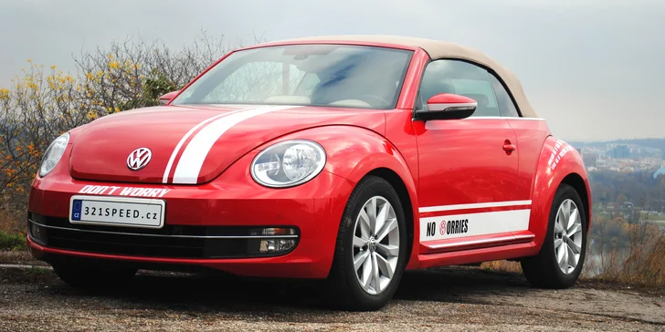 Moderní verze Volkswagenu Beetle se sklápěcí střechou: zapůjčení až na 15 dní pro 1 osobu