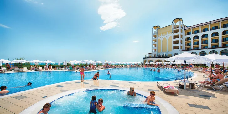 Bydlení u pláže i výhled na moře. 4* hotel s all inclusive v srdci Obzoru