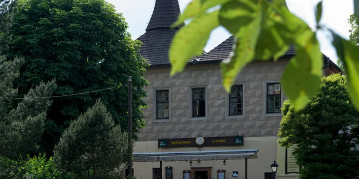 150 i 300 g tataráku z hovězí svíčkové a topinky v restauraci Švejk U Petra