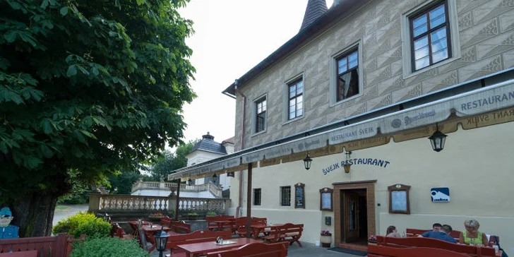 150 i 300 g tataráku z hovězí svíčkové a topinky v restauraci Švejk U Petra