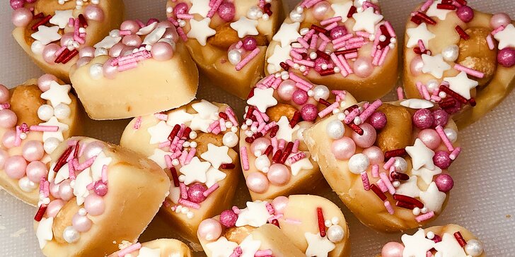Valentýnské dobroty: srdíčkové dortíky, muffiny i ručně vyráběné pralinky