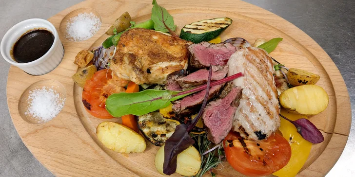 Tříchodové menu U Přeška: kachní konfit, variace grilovaných mas a lívanečky