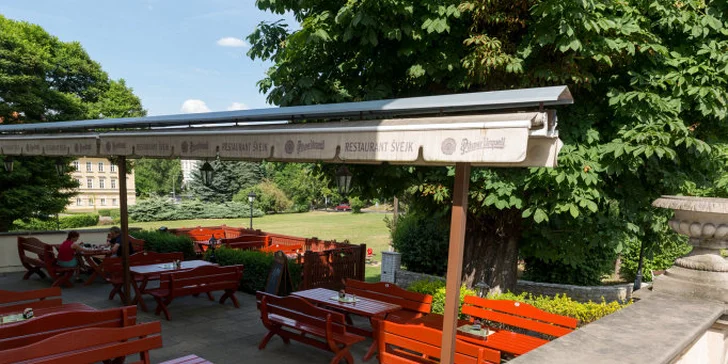 150 i 300 g tataráku z hovězí svíčkové a topinky v restauraci Švejk U Petra