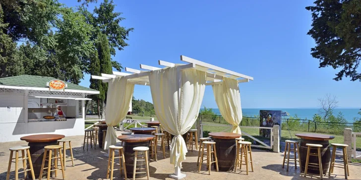 Do Nesebaru nejen s dětmi: 4* hotel s aquaparkem, all inclusive i možností wellness