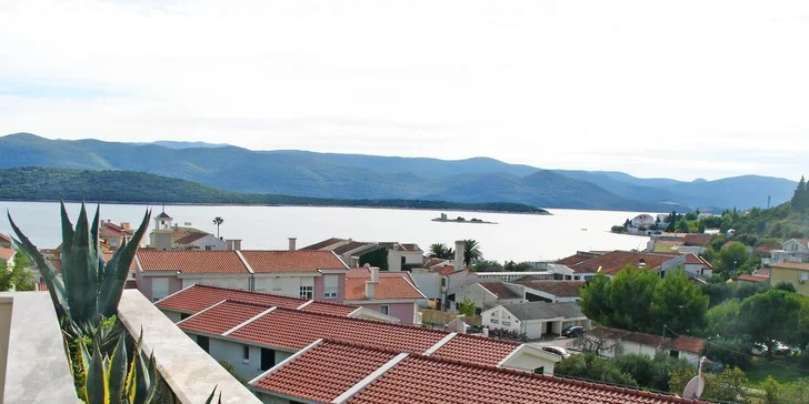 Až 7 nocí v Chorvatsku pro páry i rodiny: šumění Jadranu, krásy Dalmácie a apartmány 5 minut od pláže