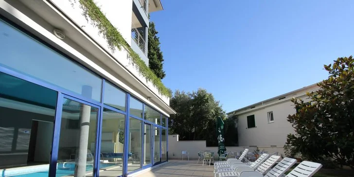 Až 7 nocí v Chorvatsku pro páry i rodiny: šumění Jadranu, krásy Dalmácie a apartmány 5 minut od pláže