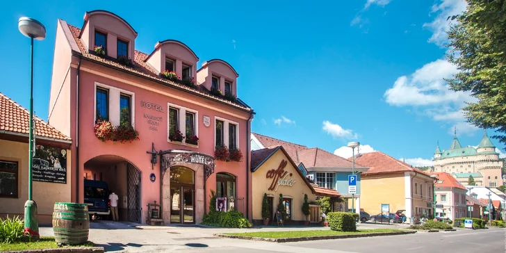 Romantický pobyt v Hoteli Bojnický Vínny Dom s privátnym wellness a len 500 m od zámku