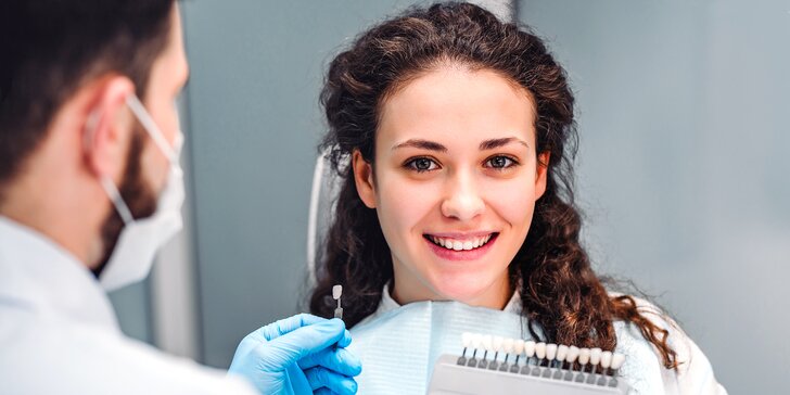 Zářivý úsměv snadno a šetrně: neperoxidové bělení zubů s remineralizací skloviny