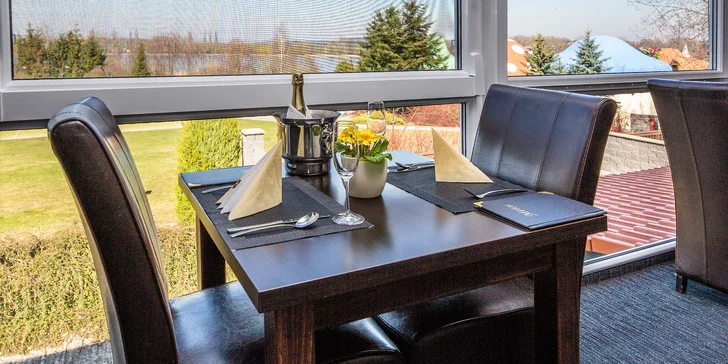 Perfektní rande: 4chodové menu a 50minutový relax ve vířivce pro 2 osoby