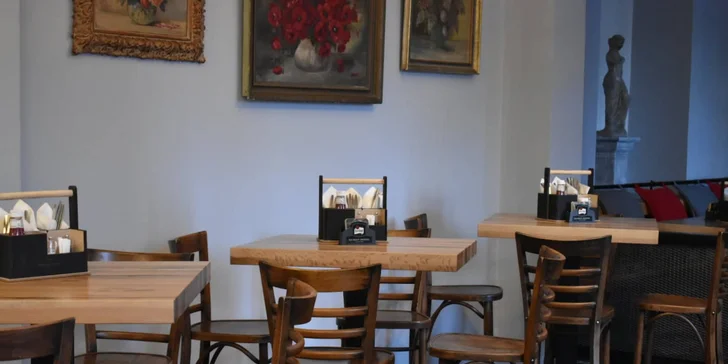 Burger, hranolky a pivo v novém podniku kousek od Žižkovské věže