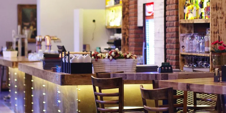 Burger, hranolky a pivo v novém podniku kousek od Žižkovské věže