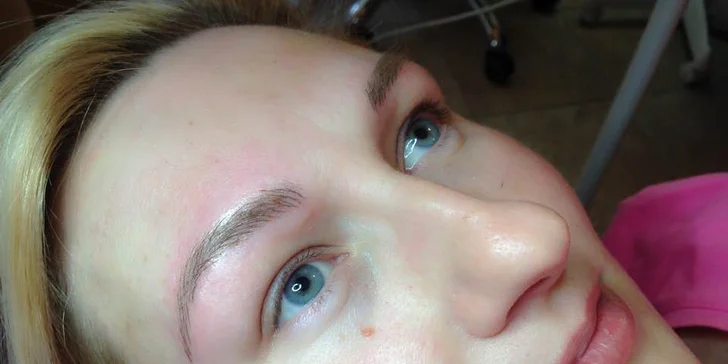 Permanentní make-up obočí metodou vláskování
