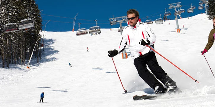 179 Kč za celodenní skipas do skiareálu Morávka Sviňorky. Báječná lyžovačka i jízda na snowboardu   v Beskydech a sleva 50 %!