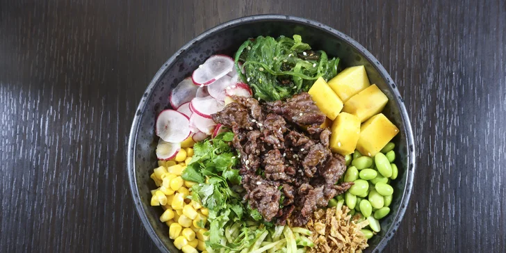 Havajský hit: poke bowl menu s lososem i krevetami, 2 předkrmy a pití pro 1 či 2 os.
