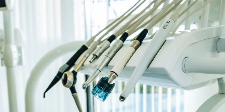 Krásný a zdravý úsměv: dentální hygiena pro dospělé s Airflow Prophylaxis Master
