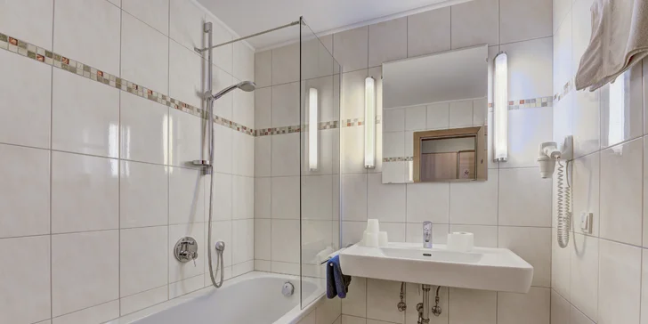 Za pěšími i cyklovýlety do rakouských Alp: hotel s all inclusive a saunou