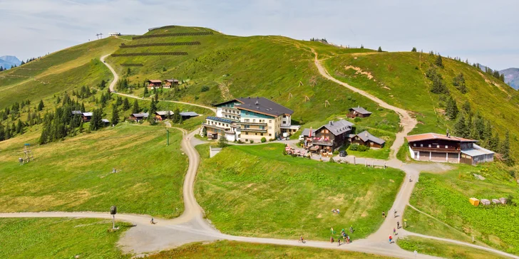Za pěšími i cyklovýlety do rakouských Alp: hotel s all inclusive a saunou