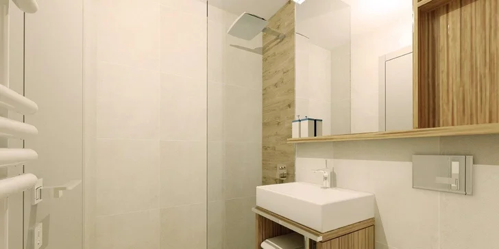 Pobyt u moře ve slovinském městě Portorož: zrekonstruovaný 4* hotel, polopenze a vodní park
