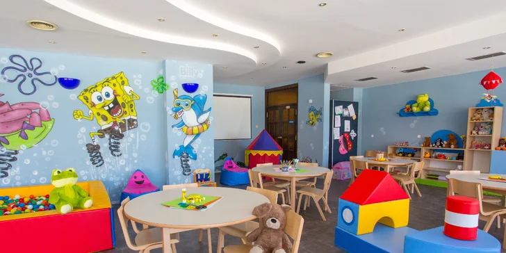 Pobyt u moře ve slovinském městě Portorož: zrekonstruovaný 4* hotel, polopenze a vodní park