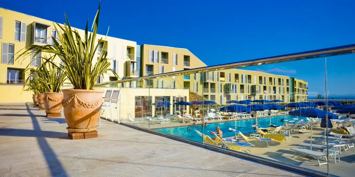 Dovolená u Zadaru pro celou rodinu. 4*+ hotel s dětským zábavním parkem