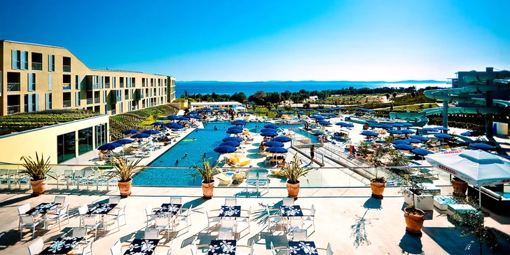Dovolená u Zadaru pro celou rodinu. 4*+ hotel s dětským zábavním parkem