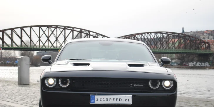 Dodger Challenger 5.7 HEMI k zapůjčení na 6, 12 nebo 24 hodin