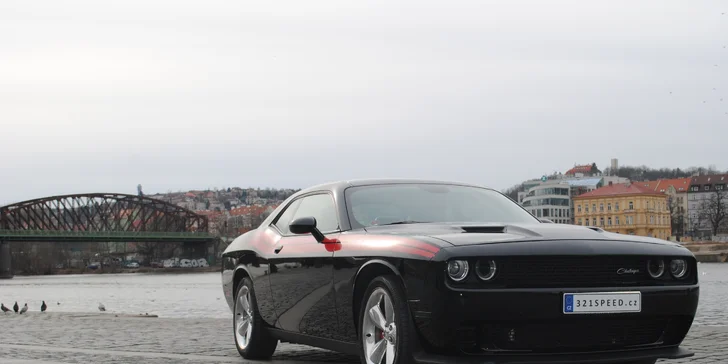 Dodger Challenger 5.7 HEMI k zapůjčení na 6, 12 nebo 24 hodin