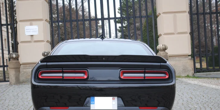 Dodger Challenger 5.7 HEMI k zapůjčení na 6, 12 nebo 24 hodin