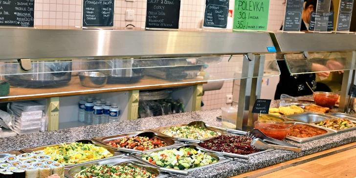 Kilo jídla dle výběru v bistru Vegan Life: wrapy, saláty, sushi, nudle i sójové maso