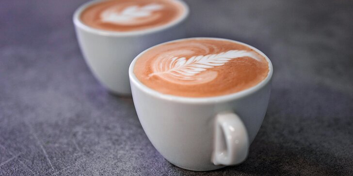 Čerstvá Káva na Letné: 1 i 2 šálky dle výběru, k posezení v coffee baru i s sebou