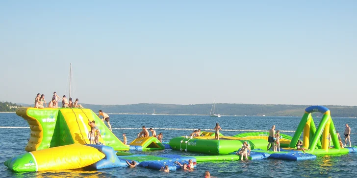 Hotel přímo na břehu slovinského moře s polopenzí a neomezeným vstupem do aquaparku